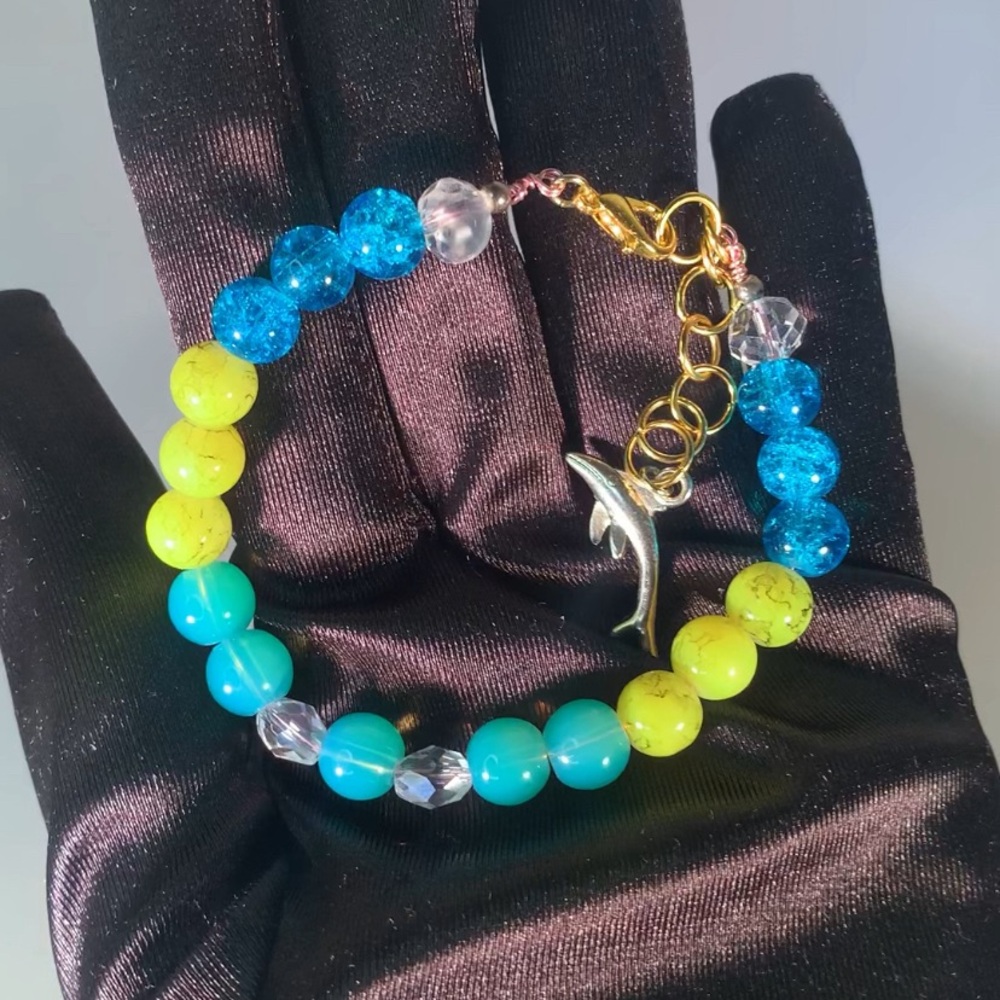 EMERALD REEF — Handcrafted Turquoise Dolphin Charm Glass Bead Bracelet